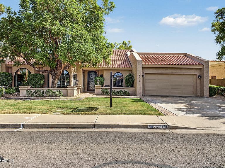 8719 E SAN VICTOR Drive photo 2