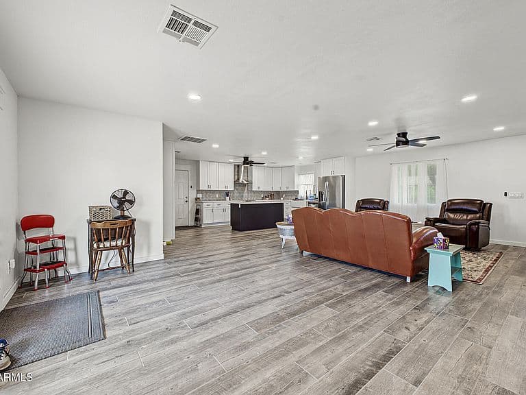 17224 E GRANDE Boulevard photo 4