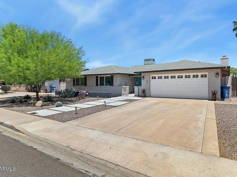 1152 E Watson Drive photo 3