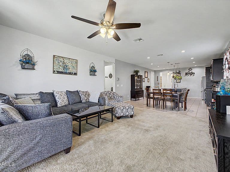 18025 W HILTON Avenue photo 3