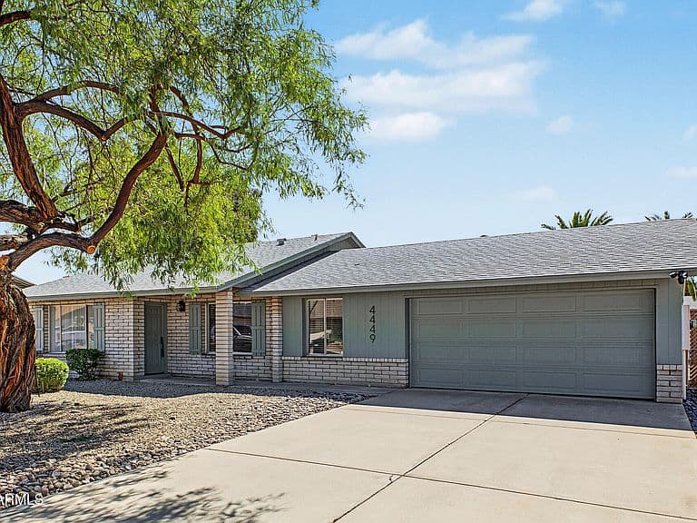 4449 E WILLOW Avenue photo 4
