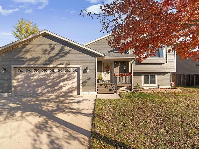 664 Airway Ct photo 2