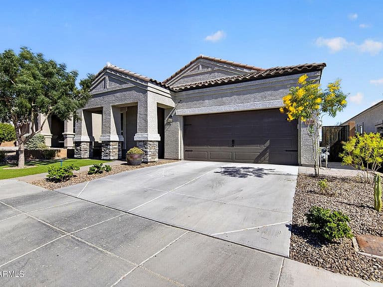 2021 W PLUM Road photo 2