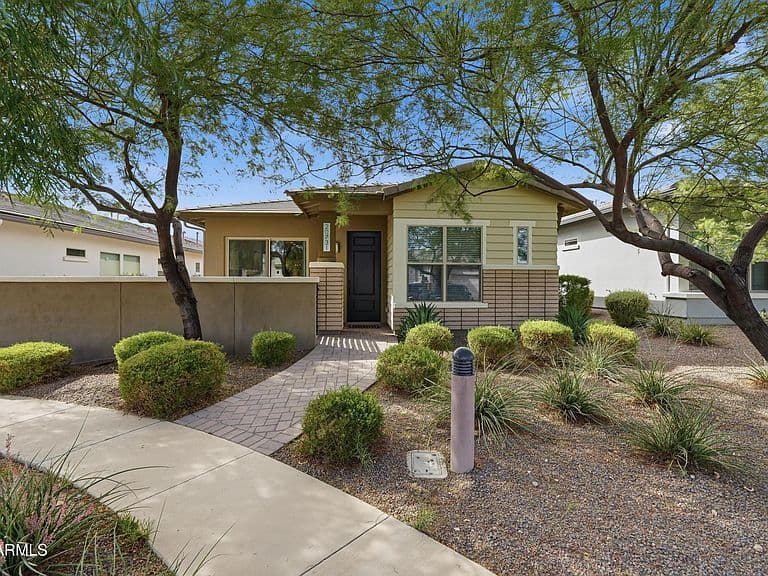 20731 W ORANGE Drive photo 1