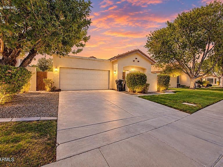 11010 W CRIMSON Lane photo 1