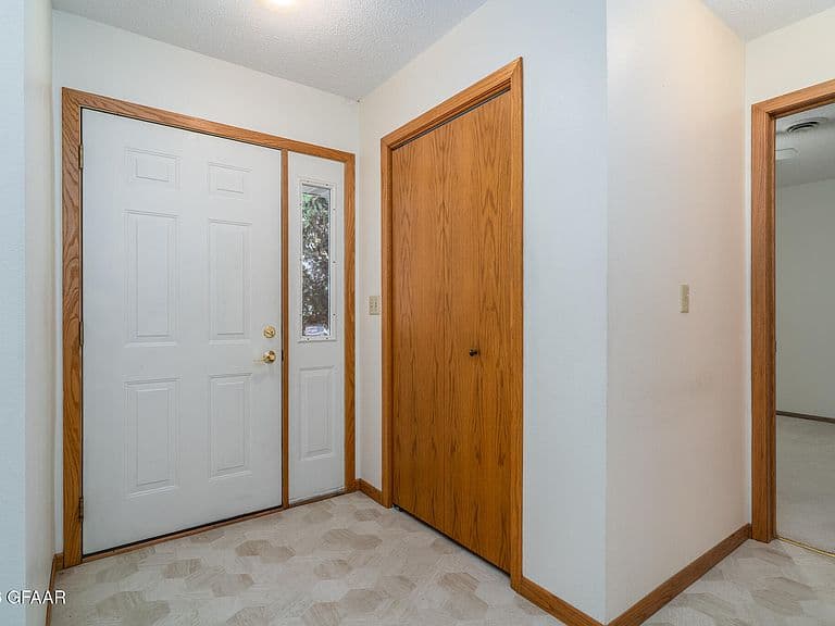 2075 Westminster Ct photo 3