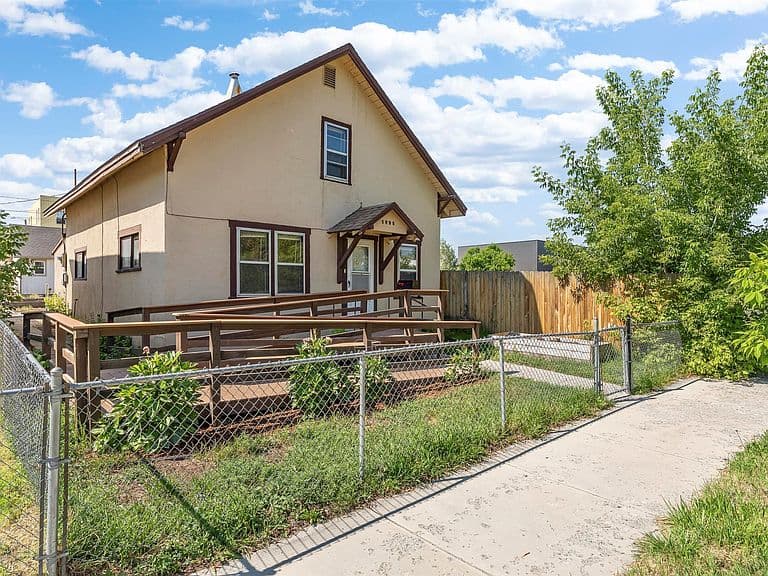 1325 E Lyndale Ave photo 1