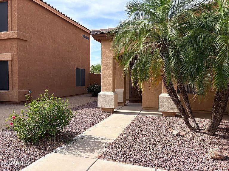 16058 W ADAMS Street photo 4