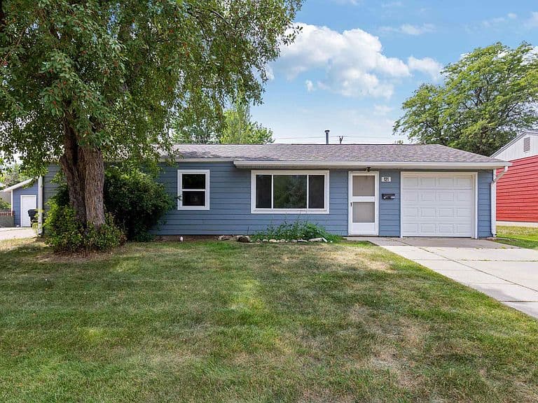 121 E Fairmont Blvd photo 1