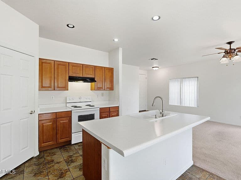 2624 E LA COSTA Drive photo 4