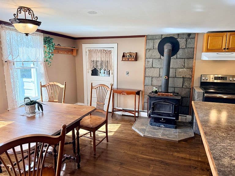 672 Huckle Hill Road photo 3