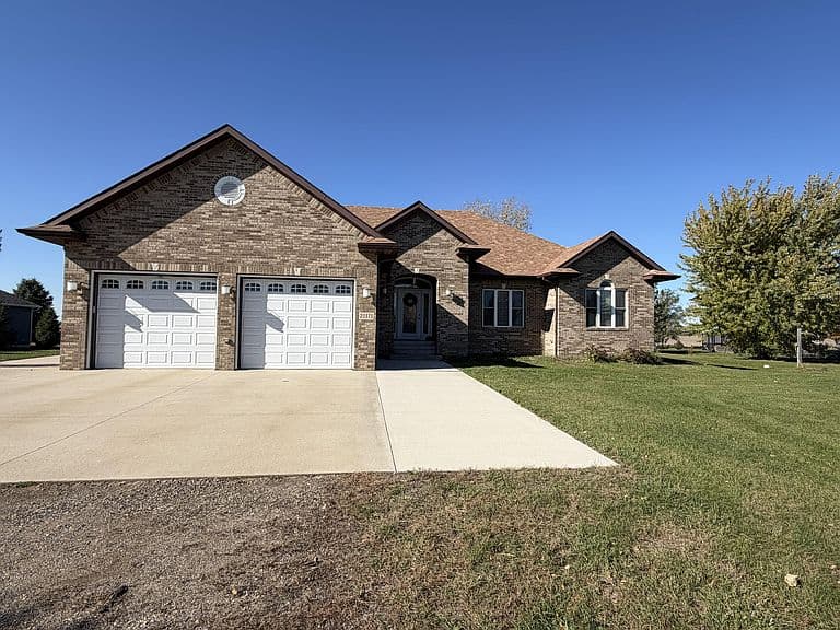 21171 462nd Ave photo 1