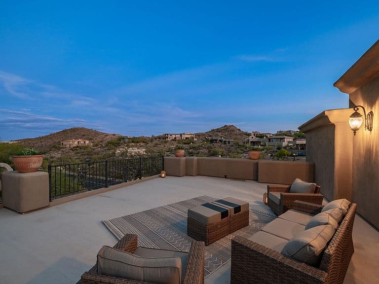 1744 E DESERT WILLOW Drive photo 2