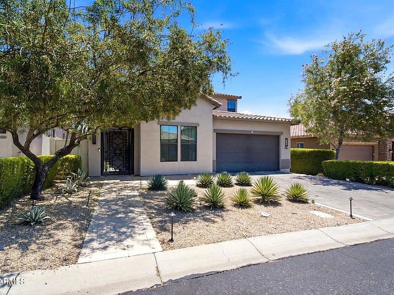 10019 E Hillside Drive E photo 4