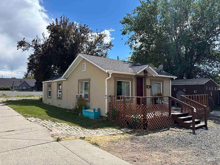 623 4th Ave E photo 3