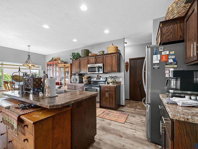 2512 S Lancaster Dr photo 4