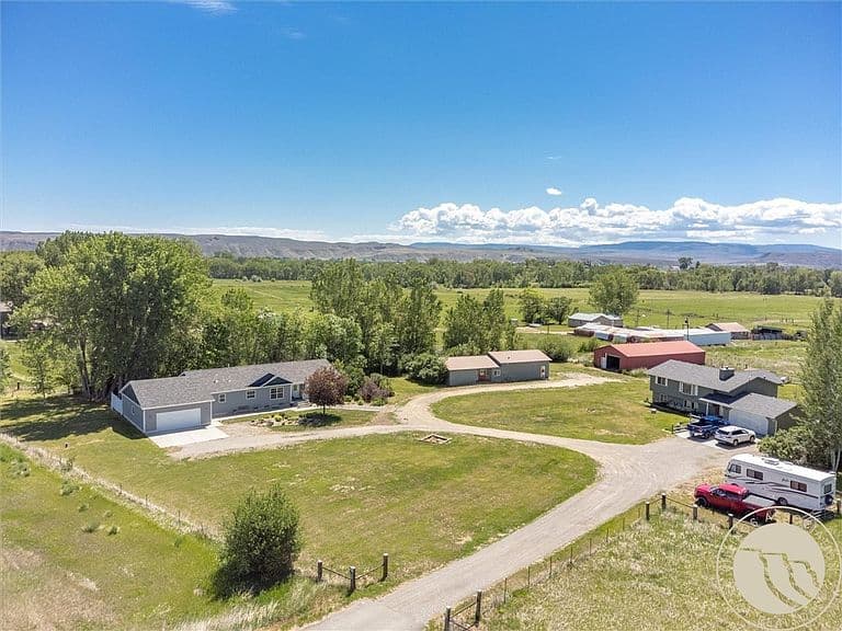 10088 Us Highway 212 photo 1