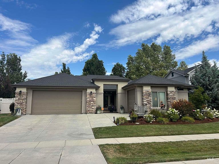 1862 W Pachino St photo 2