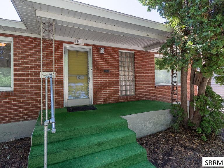 2011 Bremer Dr photo 5