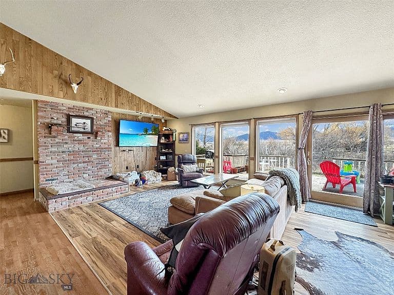 116 Moores Creek Ct photo 3