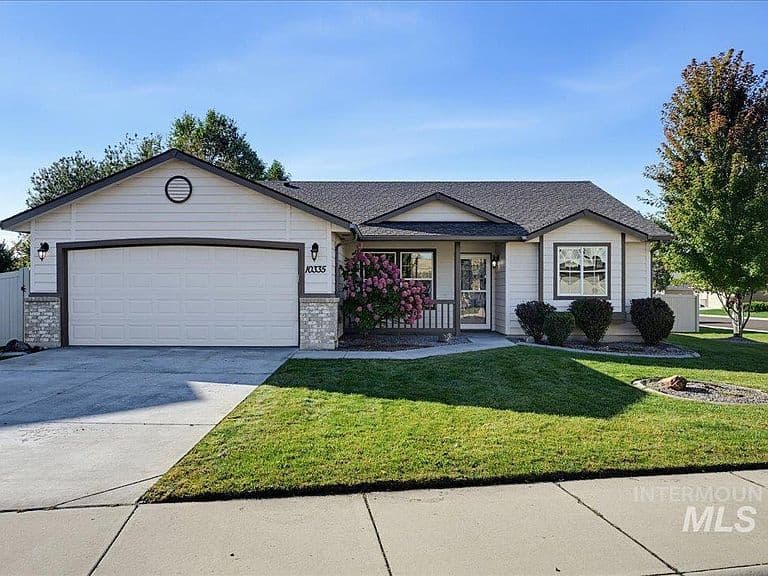 10335 W Wyatt Earp Dr photo 2