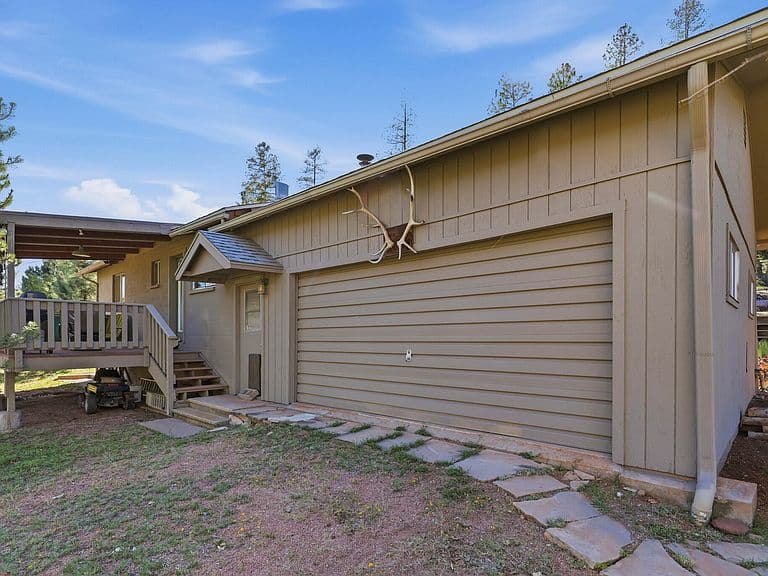 413 W Blackberry Ln photo 4