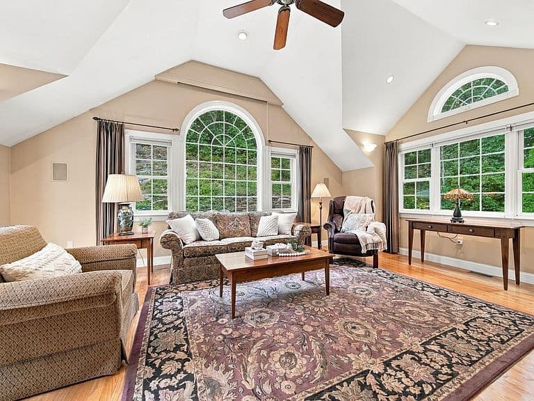 10 Winding Valley Road photo 3