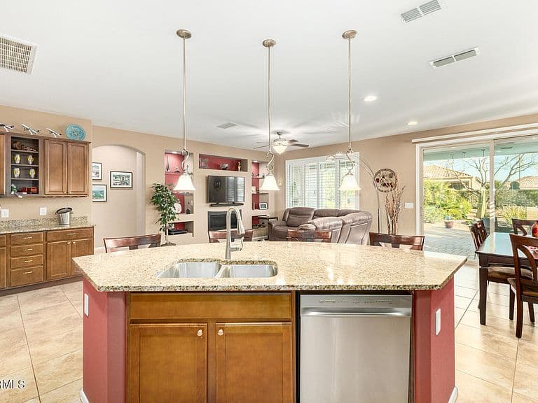 7130 W MERRIWEATHER Way photo 4