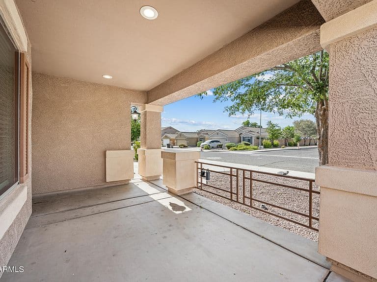 9859 W QUAIL Avenue photo 2
