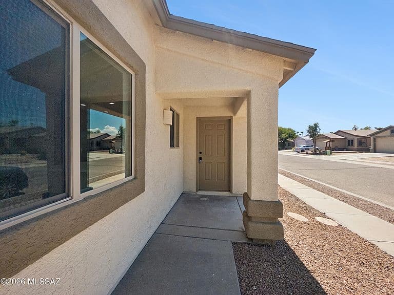 1387 W Calle Rio Lobo photo 2