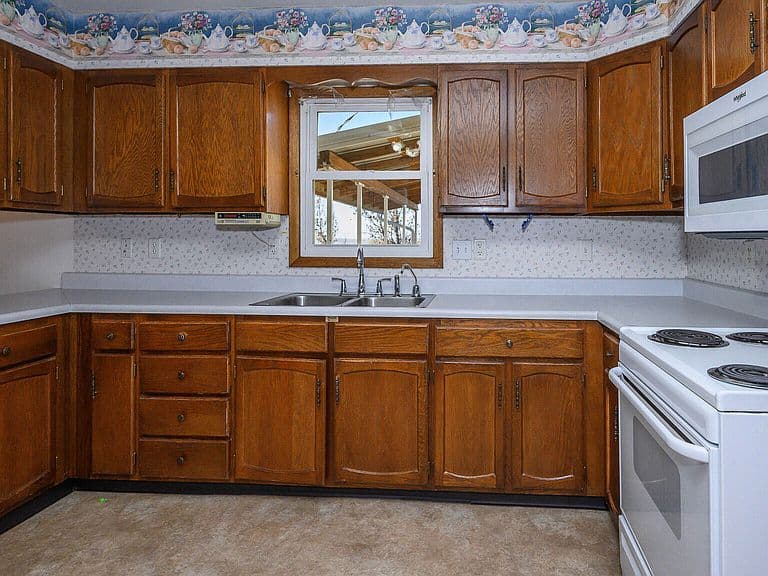 817 5th Ave photo 4