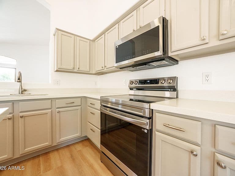 1239 W BRECKENRIDGE Avenue photo 4
