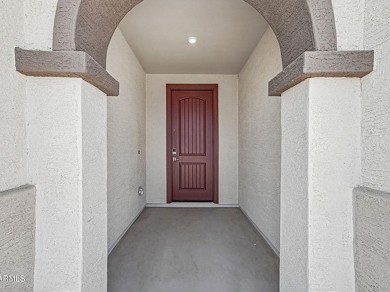 23021 W IRMA Lane photo 2
