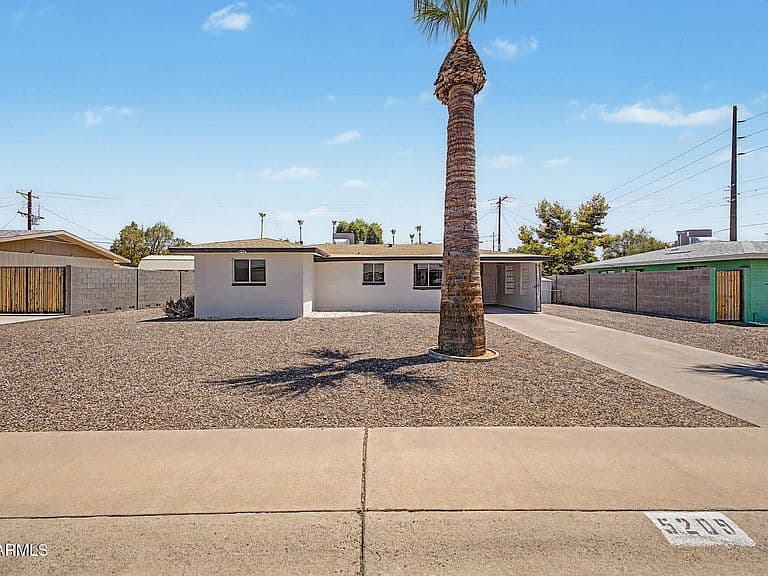 5209 E BUTTE Street photo 3