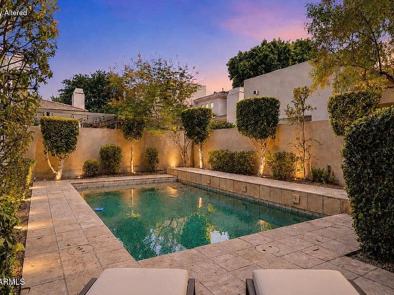 7249 E DEL ACERO Drive photo 1