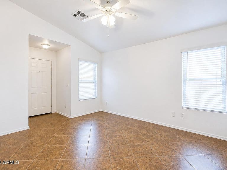 8511 W COLLEGE Drive photo 2