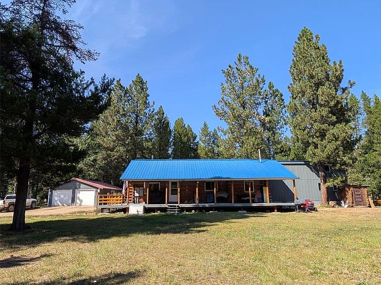 2469 Lincoln Springs Dr photo 3