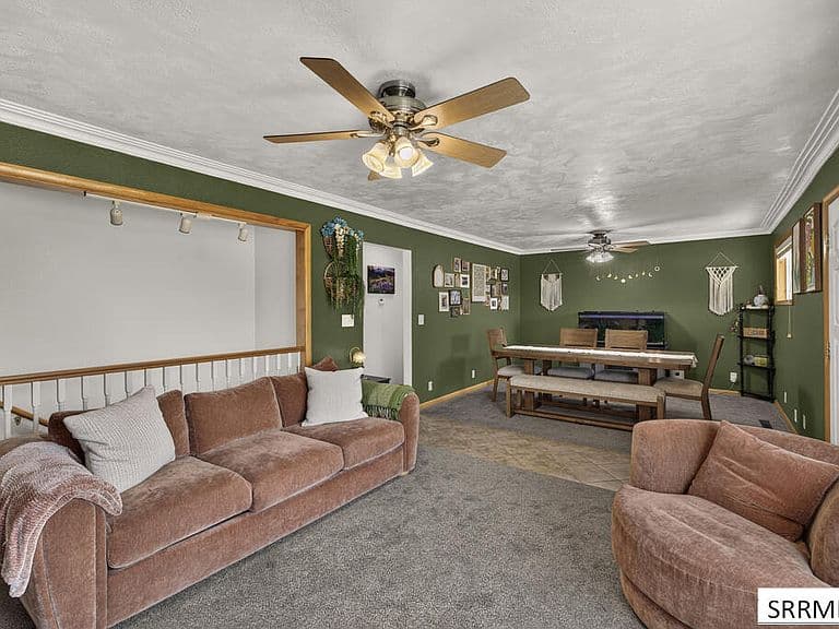 631 Holley St photo 3