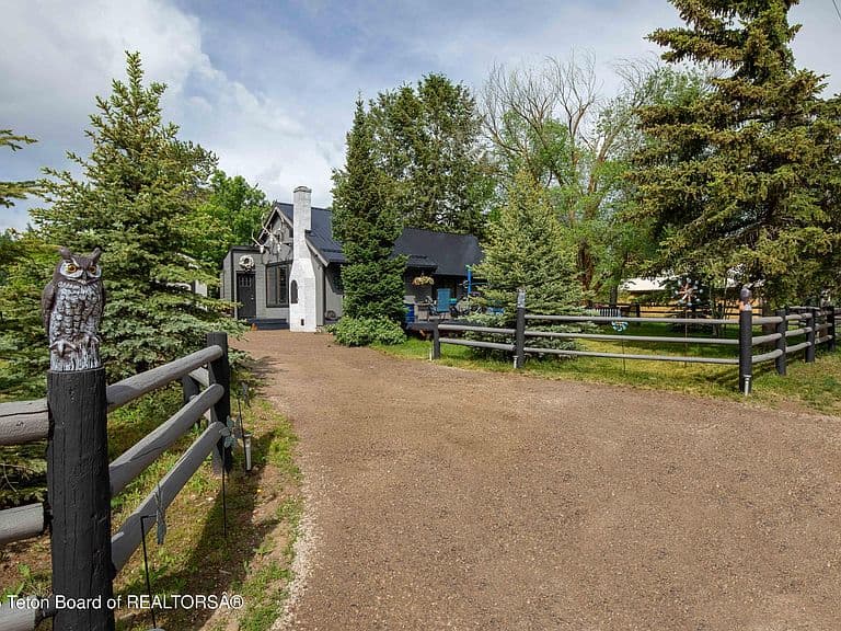 247 W Cottage Ln photo 3