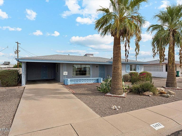 5422 E UNIVERSITY Drive photo 2