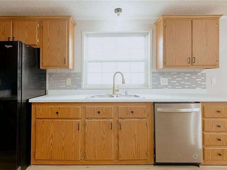 510 Andrick Ave photo 3