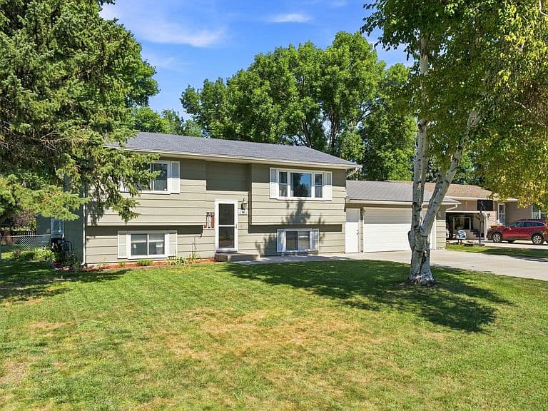 543 Crescent Dr photo 2