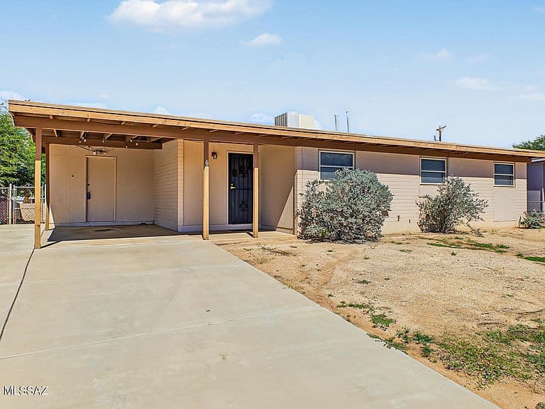 6525 E Mary Dr photo 2