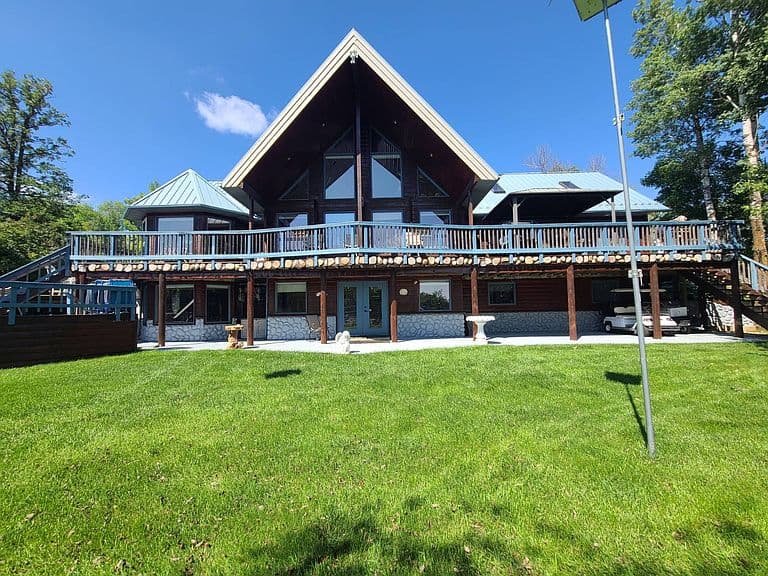 742 Solpers Bay Rd photo 2
