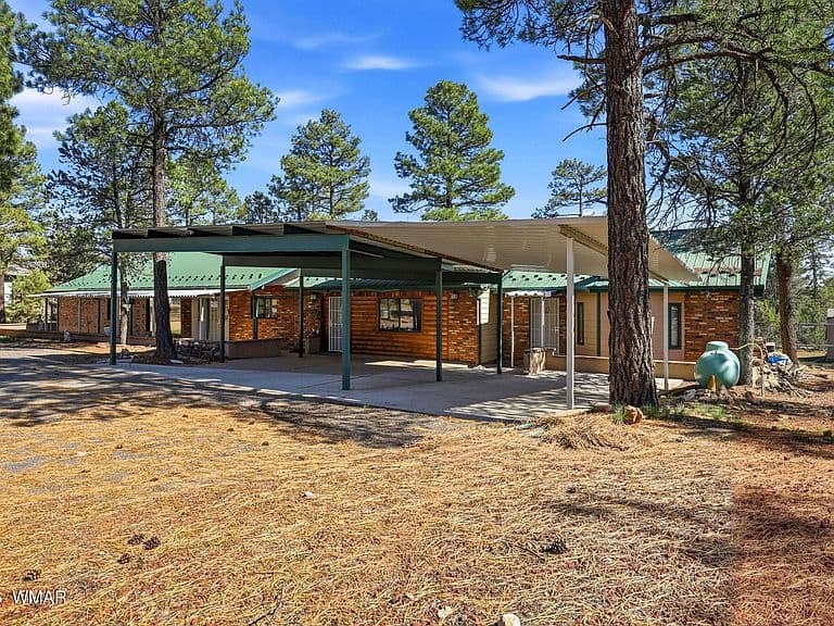 3121 Cedar Dr photo 4