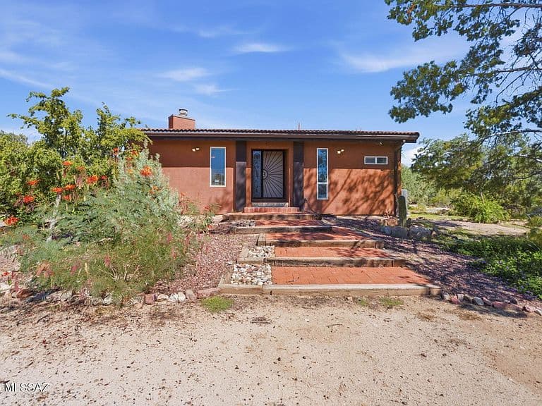 10280 N Quail Ln photo 2