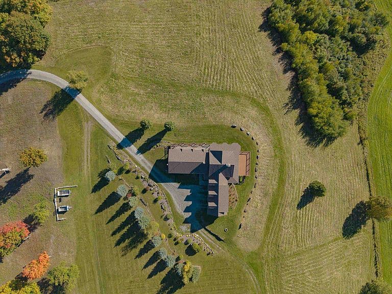 734 Herrick Road photo 4
