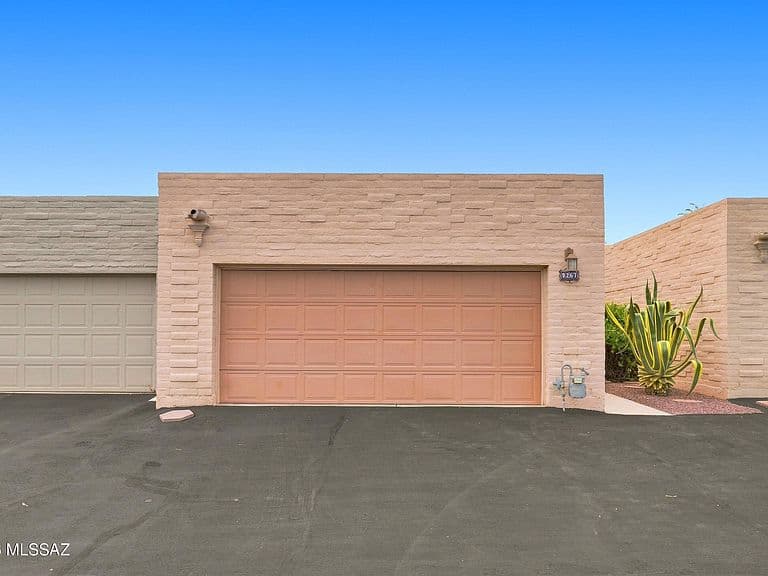 9267 E Desert Sands Ln photo 2