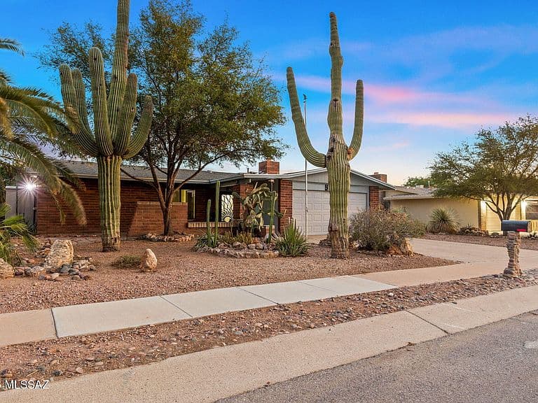 3757 W Raintree Dr photo 2