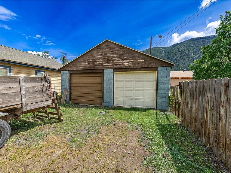 307 Speedway Ave photo 4